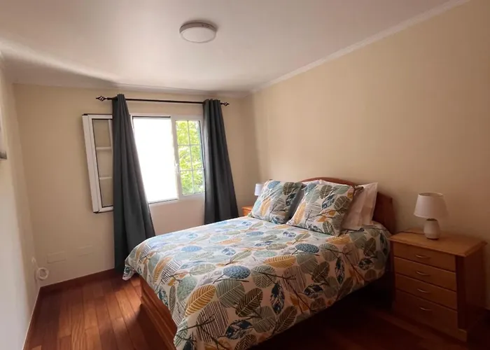 Machico Village Apartment - Private Terrace & Car Park Apartamento