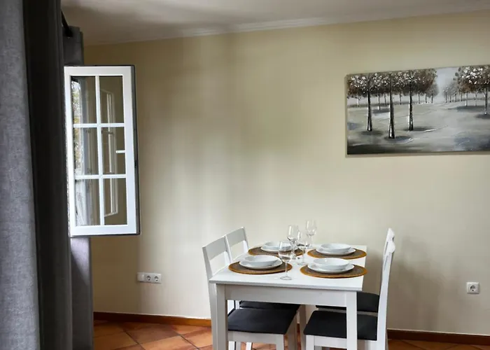Machico Village Apartment - Private Terrace & Car Park *