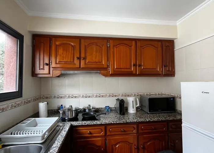 Machico Village Apartment - Private Terrace & Car Park Apartamento *