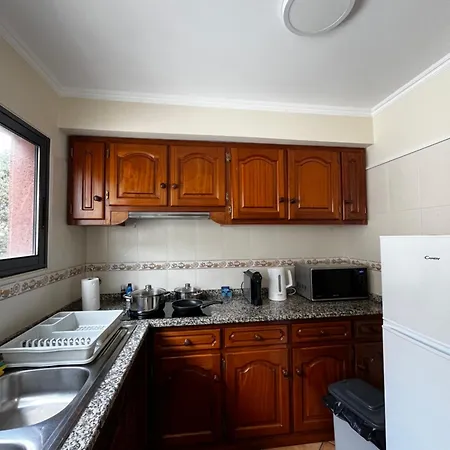 Village - Private Terrace & Car Park Apartment *